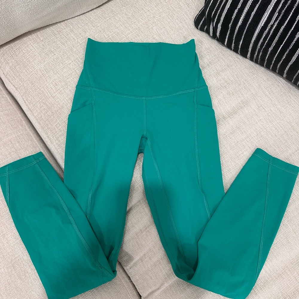 NWOT lululemon wunder under high rise size 2